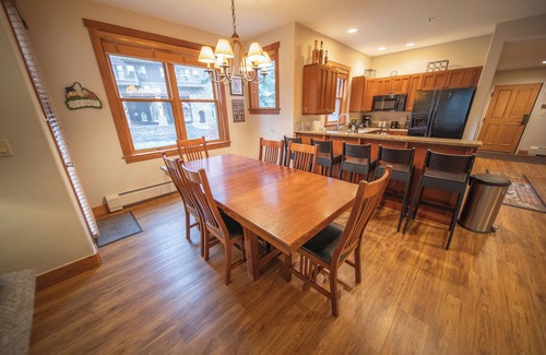 Keystone House | Updated Townhome, Walk to Slopes, Private Balcony