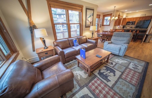 Keystone House | Updated Townhome, Walk to Slopes, Private Balcony