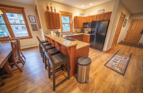 Keystone House | Updated Townhome, Walk to Slopes, Private Balcony