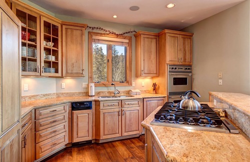 Blue River House | Upscale mountain retreat on 4 acres! 6 min to Breckenridge
