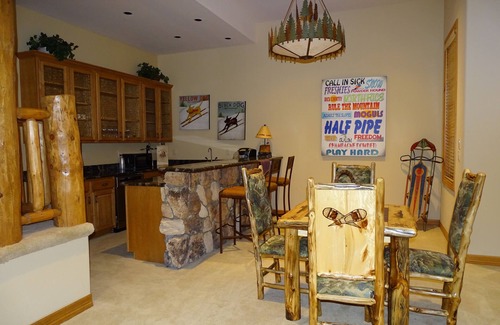 Blue River House | Upscale mountain retreat on 4 acres! 6 min to Breckenridge