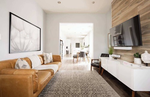 Curtis Park House | Urban Hot Tub Oasis | EV Charger | Walk to RiNo