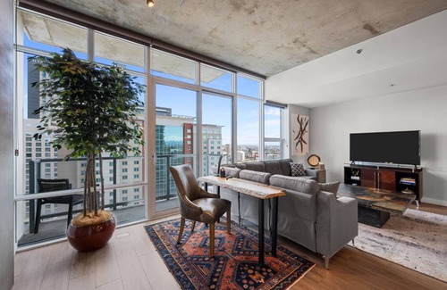 Downtown Denver Condo | 122 m² Condo ∙ 2 bedrooms ∙ 4 guests