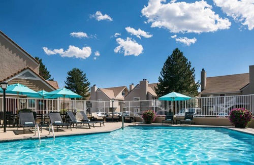 Glenwood Grove - North Iris Hotel | 79 m² Hotel ∙ 127 guests