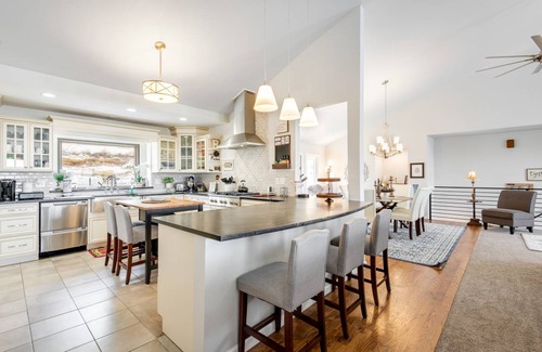Northwest Colorado Springs House | 381 m² House ∙ 5 bedrooms ∙ 12 guests
