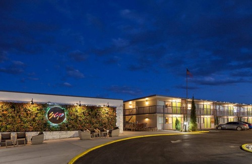 Central Colorado Springs Resort | 250 m² Resort ∙ 127 guests