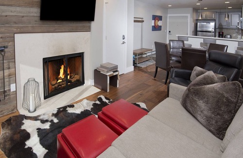 Vail Condo | Vail 21 | Remodeled 2BR Condo in Lionshead Village | Steps from Gondola