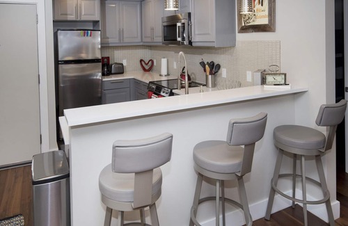 Vail Condo | Vail 21 | Remodeled 2BR Condo in Lionshead Village | Steps from Gondola