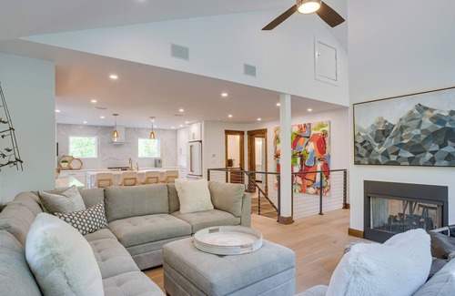 Intermountain House | Vail Getaway w/ Private Hot Tub & Mountain Views!