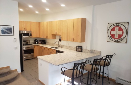 Vail Condo | Vail Modern Spacious Multi-level Villa, SAV4D