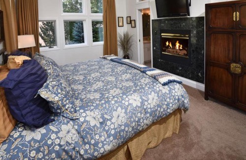 Highland Meadows House | Vermont Road Chalet Cabin