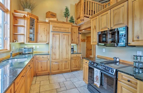 Fraser Condo | Views! 3 family rooms, 2 master suites, Hot Tub!