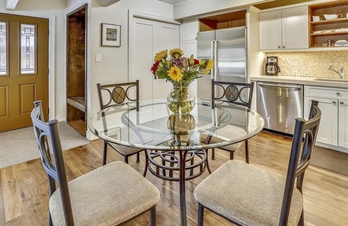 Aspen Condo | Walk Everywhere! Deluxe Downtown Condo w/Hot Tub