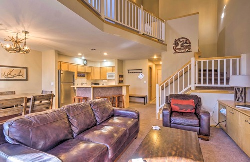 Four O'Clock House | Walk to Lifts: 'Chimney Ridge' Townhome w/Hot Tub