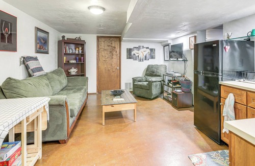 Carbondale House | Walk to Main St: Carbondale Apt w/Shared Patio
