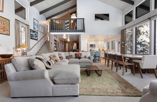 Vail House | Walk to Skiing and Vail Village - Private Hot Tub & Prestigious Forest Road Location