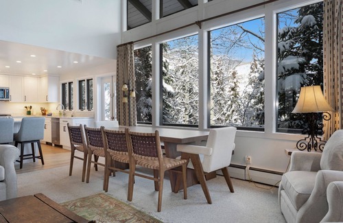 Vail House | Walk to Skiing and Vail Village - Private Hot Tub & Prestigious Forest Road Location