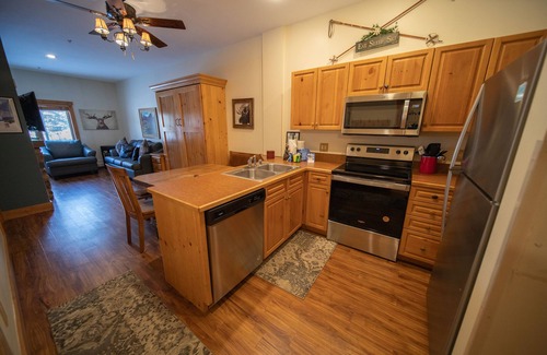 River Run Condo | Walk to Slopes | Pool & Hot Tub | Village