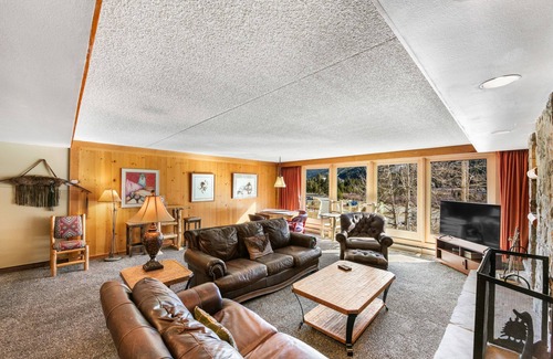 Lakeside Village Condo | Walking Distance to Keystone Conference Center, Mountain Views