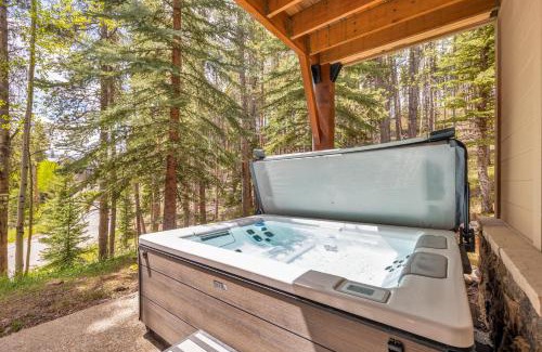 Four O'Clock House | Westridge 55 by Great Western Lodging