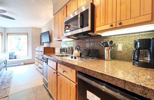 Telluride Condo | Whisper Wood | Mountain & River Views, Top Floor Bay Window