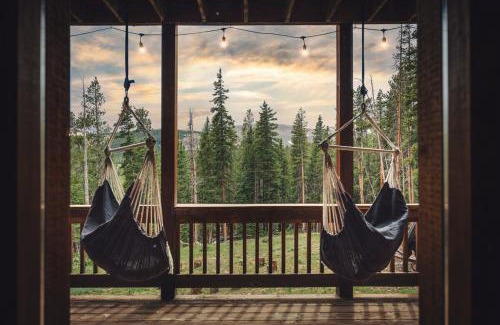 Valley of the Sun House | Whispering Pine Chalet - HotTub, Sauna, StargazingNet