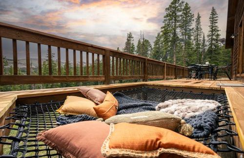 Valley of the Sun House | Whispering Pine Chalet - HotTub, Sauna, StargazingNet