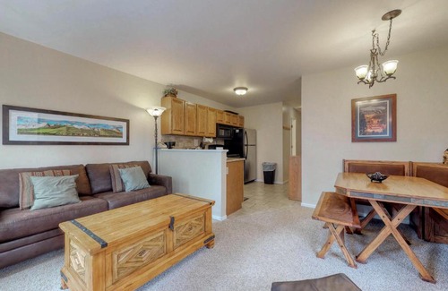Four O'Clock Apartment | Wildwood Suites Condominiums