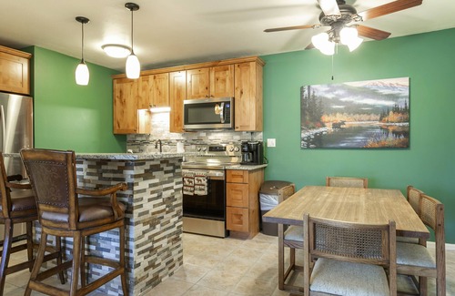 Avon Condo | Wonderfully Renovated Condo, Walk to Beaver Creek Resort