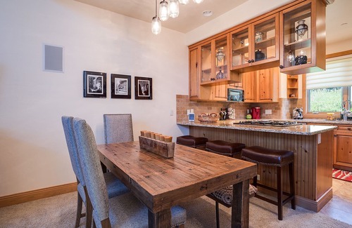 Steamboat Springs House | X2702 | Luxury Townhome | Nice Deck | Winter Shuttle | Pool | Hot Tub