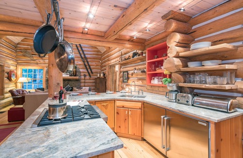 Mountain Village House | YELLOW BRICK CABIN - Ski-in/out cabin, Mountain Village with private hot tub!