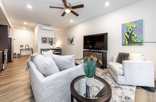 Mountain Shadows Apartment | 1 BD, Cozy Luxury with Mountain Views just minutes from Garden of Gods