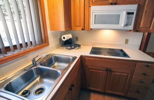 Estes Park Cabin | 1 bedroom, 1 bath attached cabin, kitchen, wood burning fireplace