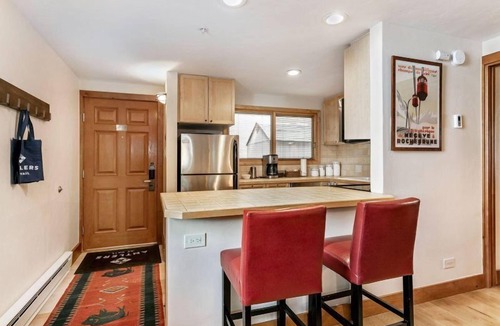 Vail Condo | 1 Bedroom Antlers Vacation Rental With Incredible Slopeside Views and Just a Short Walk to Gondola and Lionshead Village