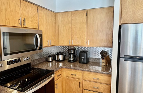 Lakeside Village Condo | 1 BR 2 Bath Condo - sleeps up to 6 - 180º Lake, Mtn & Ski Slope Views