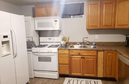 Lakewood House | 1 BRM Basement Apartment/420 friendly outside