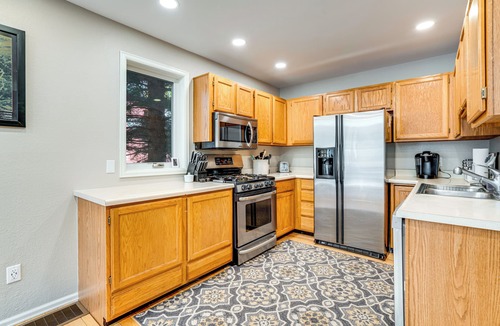 Frisco House | < 1 Mi to Dtwn: Creekside Frisco Home w/Fire Pit