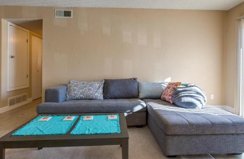 Englewood Apartment | 1 Mi to Light Rail Englewood Condo with Pool Access