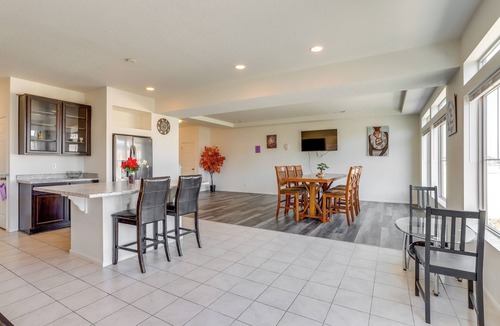 Gateway House | 10 Mi to DIA: Family Home w/Yard!