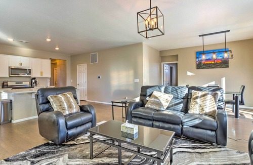 Aurora House | 10 Mi to DIA: Spacious Aurora House w/Yard!