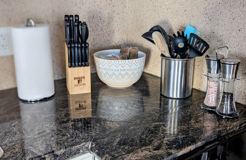 Ruby Hill House | 10 Mins to Downtown! - Dog Friendly - Red Rocks - Remote Office - Patio & Grill