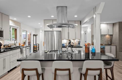Flagstaff House | 1010 Rosehill Dr