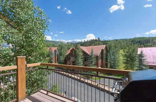 Mountain Village Condo | 102 m² Condo ∙ 1 bedroom ∙ 6 guests