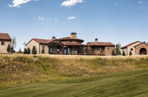 Flying Horse Cabin | 102 m² Lodge ∙ 127 guests