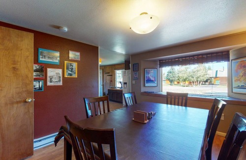 Ponderosa Pines Cabin | 105 m² Cabin ∙ 2 bedrooms ∙ 6 guests
