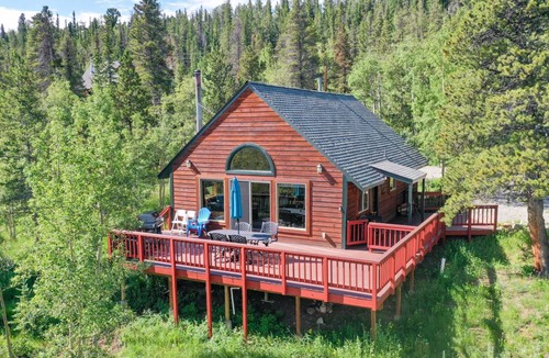 Warm Springs Cabin | 105 m² Cabin ∙ 2 bedrooms ∙ 5 guests