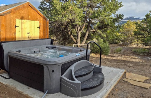 Alpine Village Cabin | 107 m² Cabin ∙ 2 bedrooms ∙ 6 guests