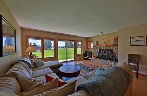 Grand Lake Condo | 107 m² Condo ∙ 2 bedrooms ∙ 8 guests