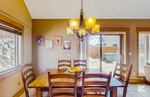 Fraser Condo | 109 m² Condo ∙ 3 bedrooms ∙ 10 guests