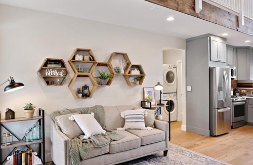 Castle Rock House | 110 Lewis St